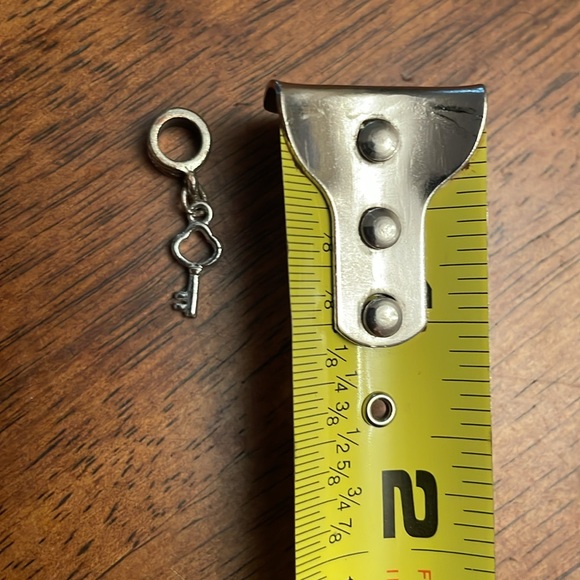 🔑 Slide-on Key Silver Charm - Picture 4 of 5